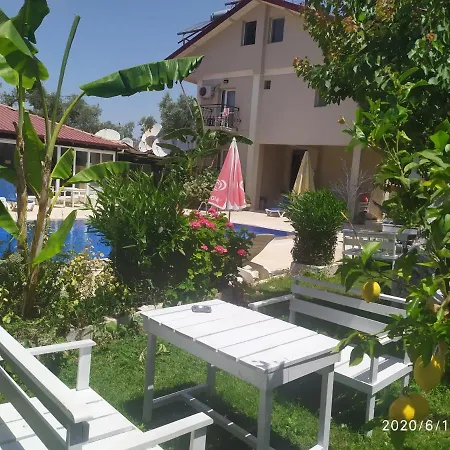 Guest house Cc's Butik 2*