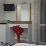 Cc's Butik בית הארחה 3*