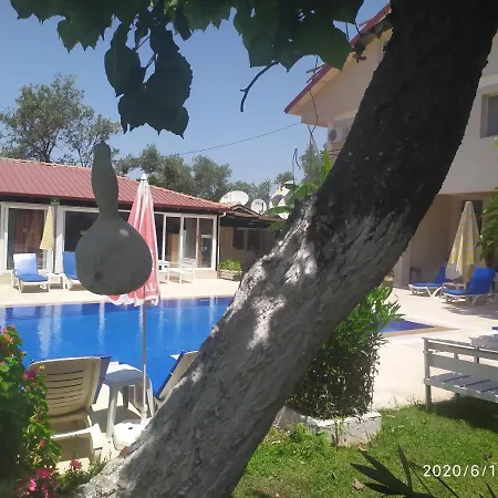 بيت ضيافة Cc's Butik 3*